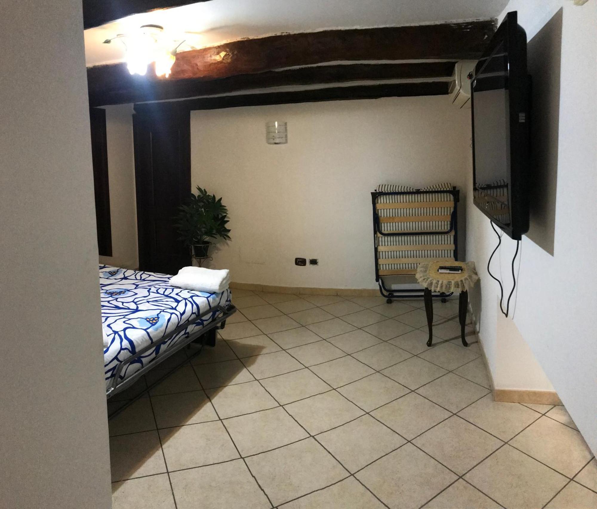 Alleria Napels Buitenkant foto
