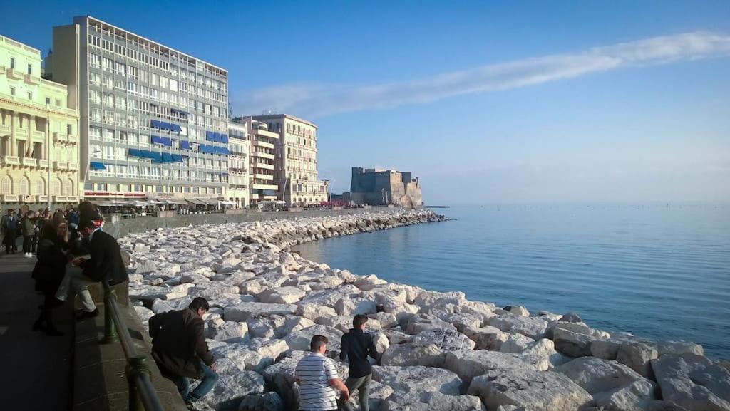 Alleria Napels Buitenkant foto